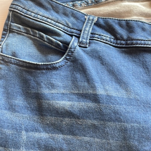 Waist 18-19” rise 9 1/2” inseam, 31 manguun jeans - Picture 4 of 6